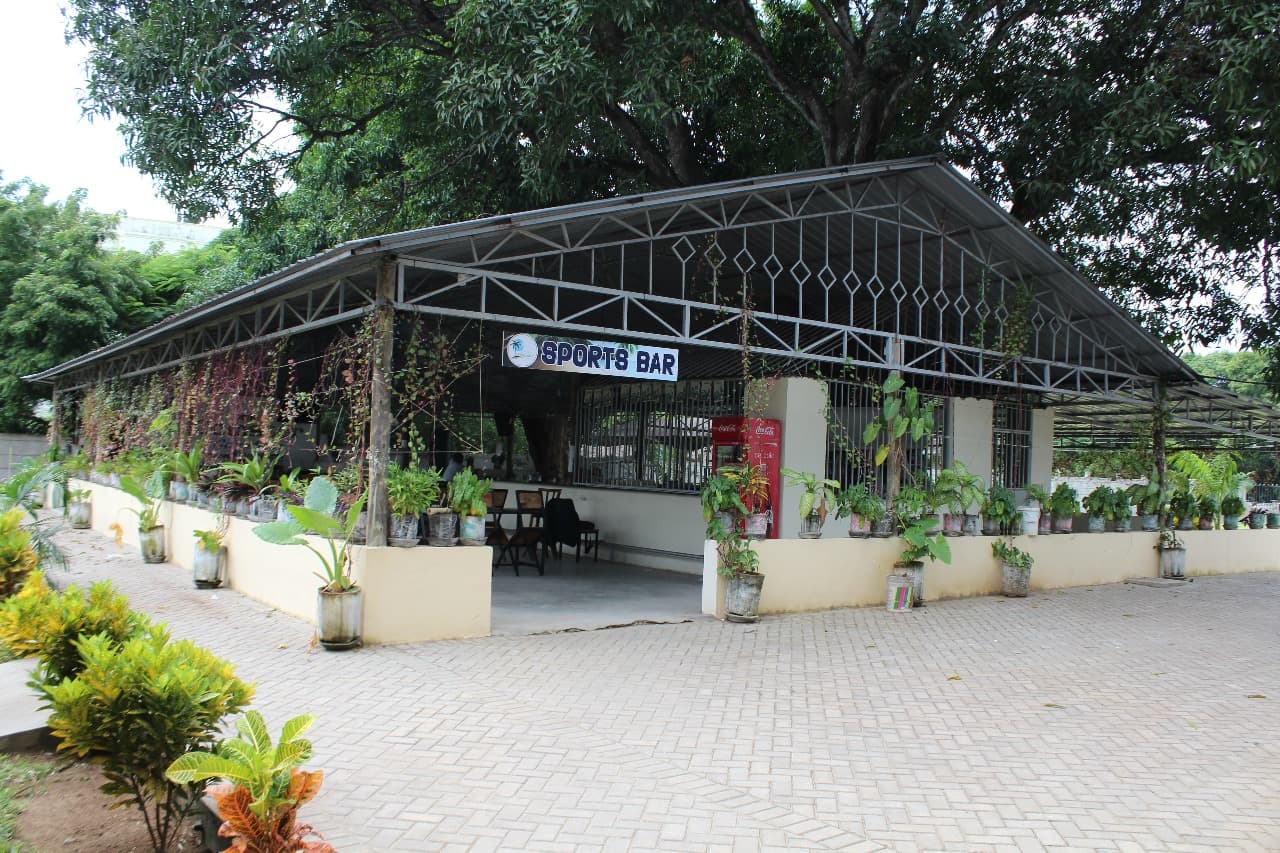 The bar and restaurant at Hotel Comster Mtwapa